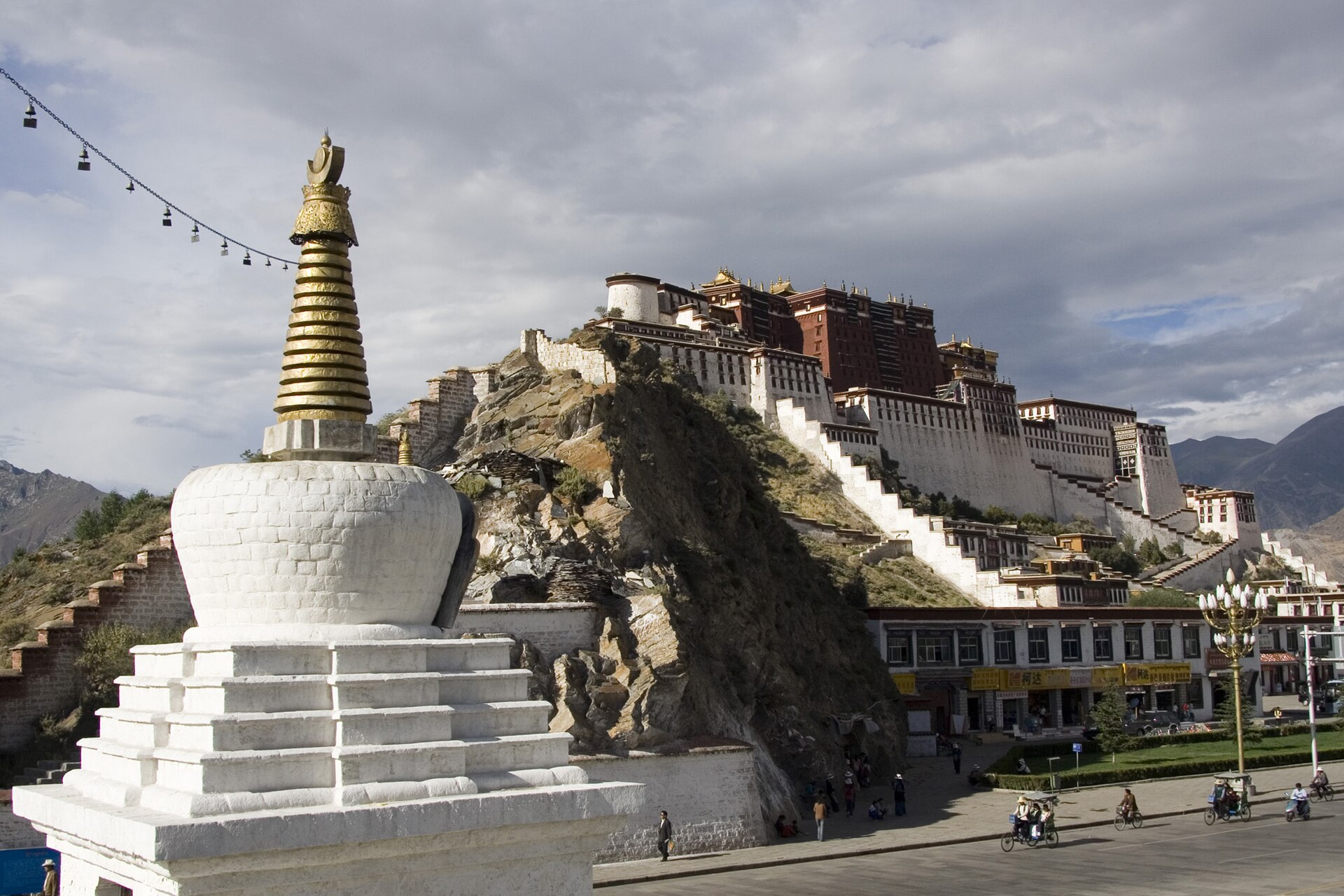 Potala Palace, former residence of Dalai Lama, 2006