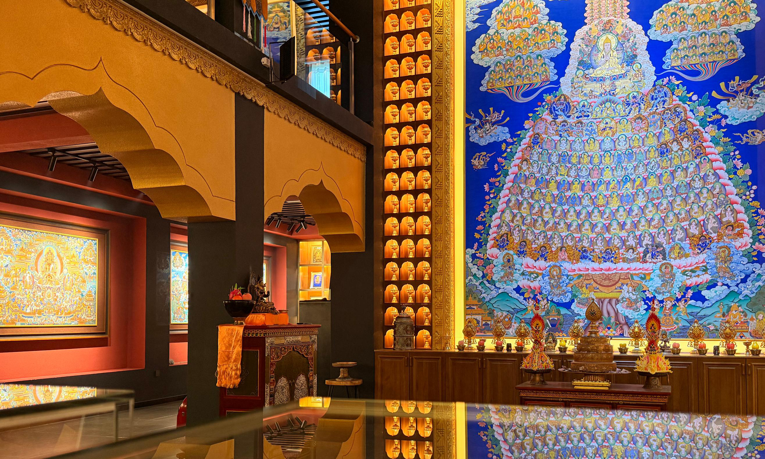 Premium Habitat edition - the thousand-Buddha mural at Songzanlin Monastery in Shangri-La