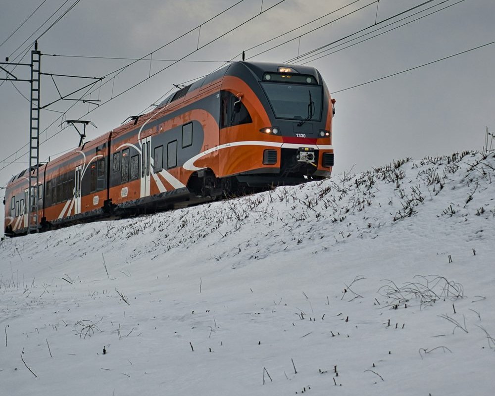 Tianshan Express exterior